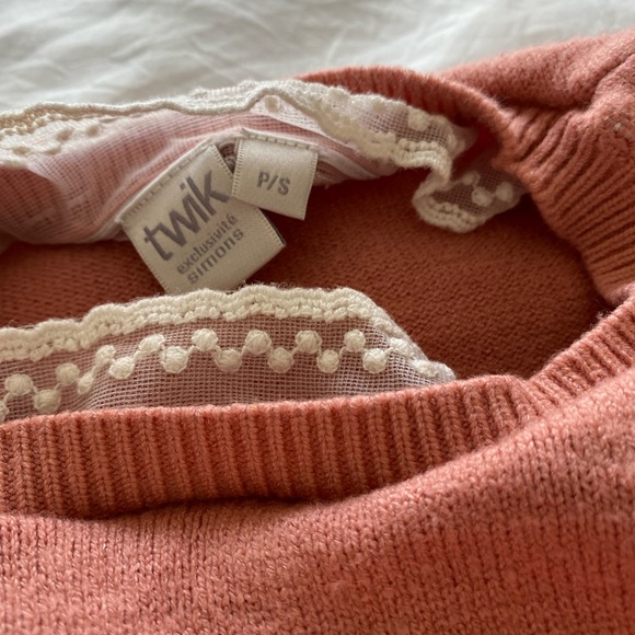 Dusty Rose Sweater with Lace Collar and Cuff Detail - Picture 2 of 5